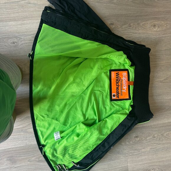 Men XXL Black & Neon Green Superdry Windcheater - Picture 2 of 4